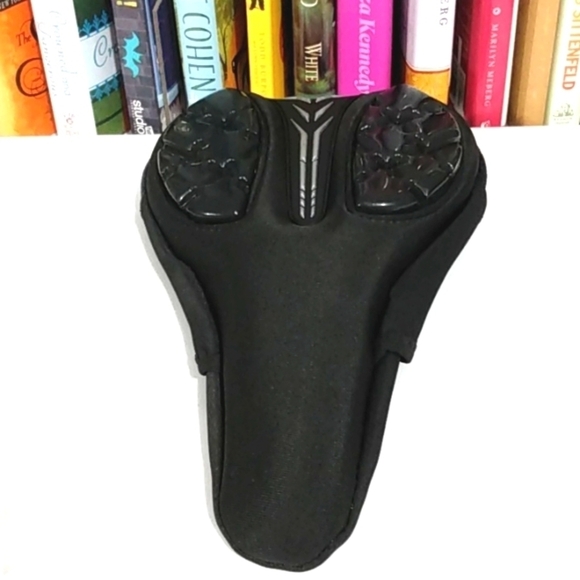 BLACK GEL CUSHIONED BICYCLE SEAT COVER BIKE SEAT COVER NWT - Picture 1 of 7